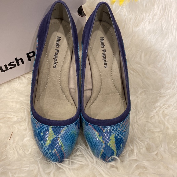 Hush Puppies Blue Snakeskin Pumps NWT - Picture 2 of 5